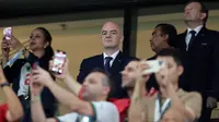 Presiden FIFA, Gianni Infantino saat menyaksikan pertandingan Piala Dunia 2022. (KARIM JAAFAR / AFP)