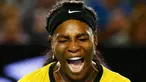 Petenis AS, Serena Williams melakukan selebrasi usai menaklukan petenis Polandia, Agnieszka Radwanska pada semifinal Australia Open 2016 di Melbourne Park, Australia, (28/1/2016). Serena menang 6-0 6-4 atas Agnieszka. (REUTERS/Thomas Peter)