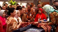﻿Senyum Perajin Batik Kain Besurek Bengkulu Mulai Mengembang
