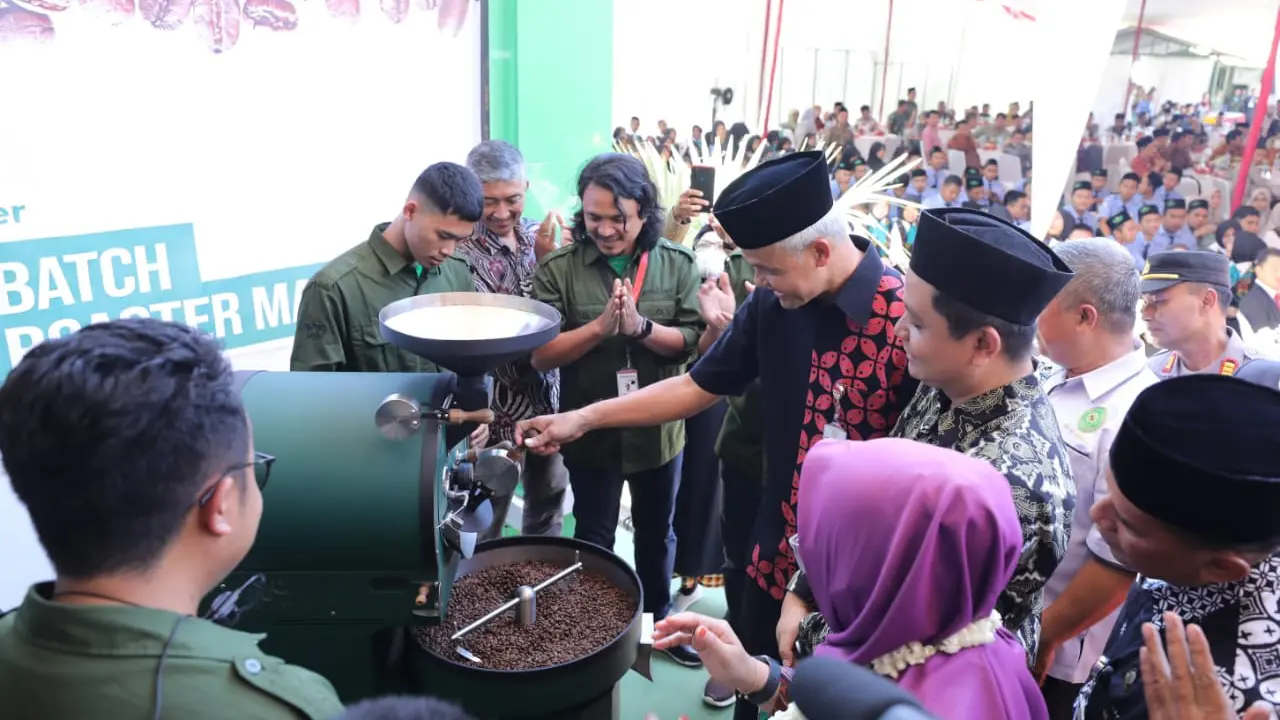 Gubernur Jawa Tengah (Jateng) Ganjar Pranowo mengajak pihak SMK untuk menggencarkan metode pembelajaran teaching factory untuk menyiapkan tenaga kerja berkualitas. (Istimewa)