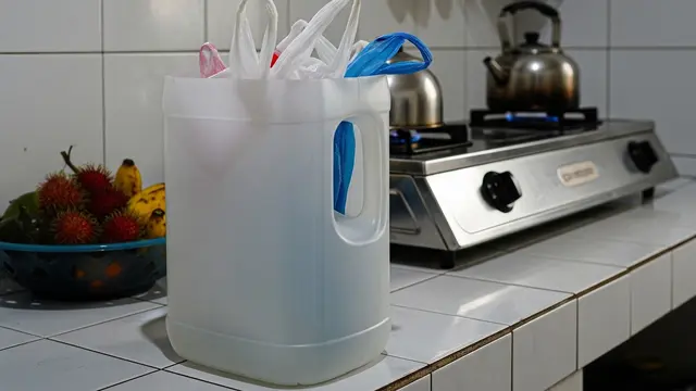 9 Ide Organizer Dapur dari Galon Bekas, Solusi Penyimpanan Murah Multifungsi