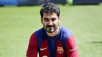 Ilkay Gundogan sudah resmi diperkenalkan Barcelona di Ciudad de Sportiva Joan Gamper. Kini, dia siap tempur bersama para pemain muda di Barca (tiwtter/FC Barcelona)