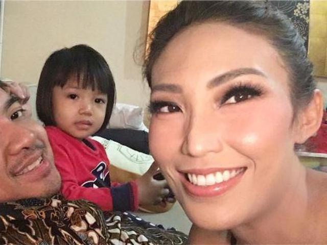 Ayu Dewi Dan Suami Bikin Janji Ini Setelah Nikah Showbiz Liputan6 Com