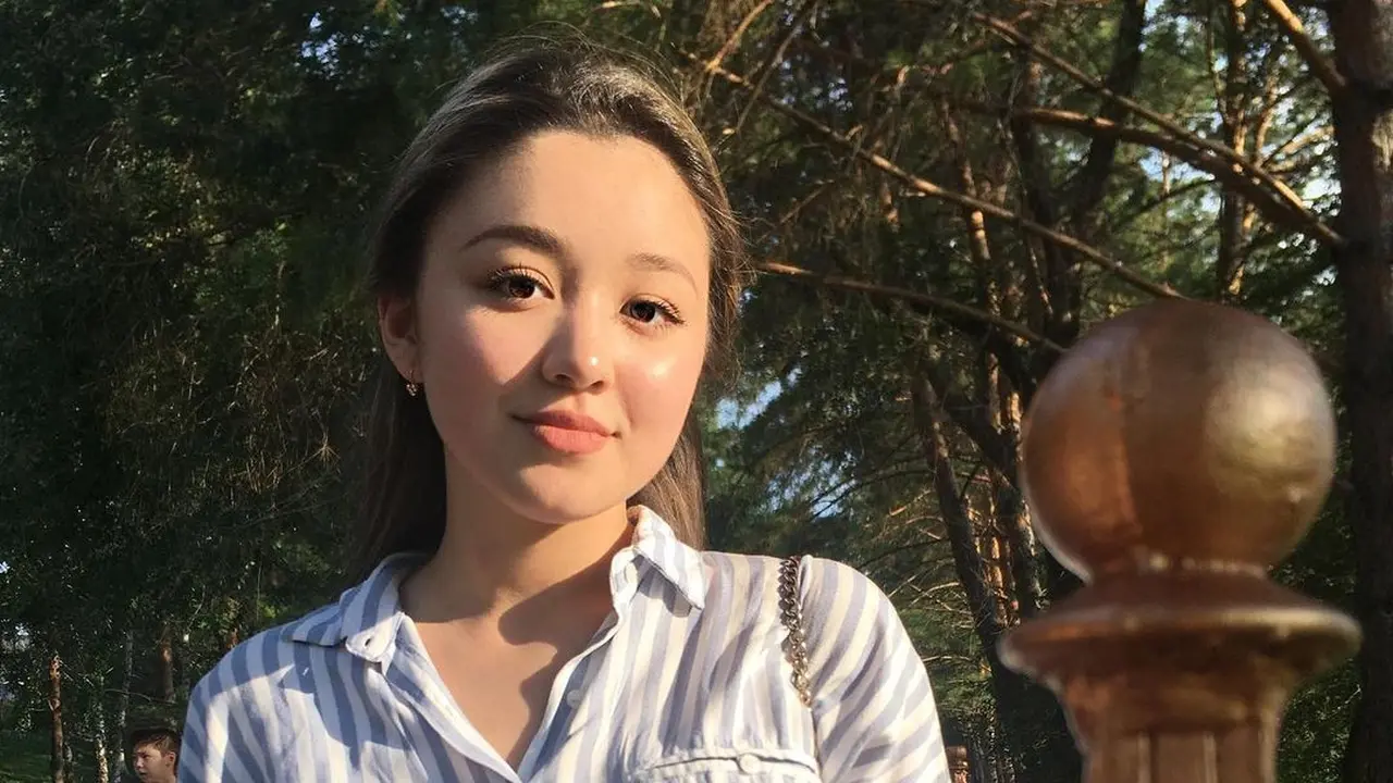 7 Potret Dayana, Cewek Kazakhstan yang Ajak Nikah YouTuber Fiki Naki