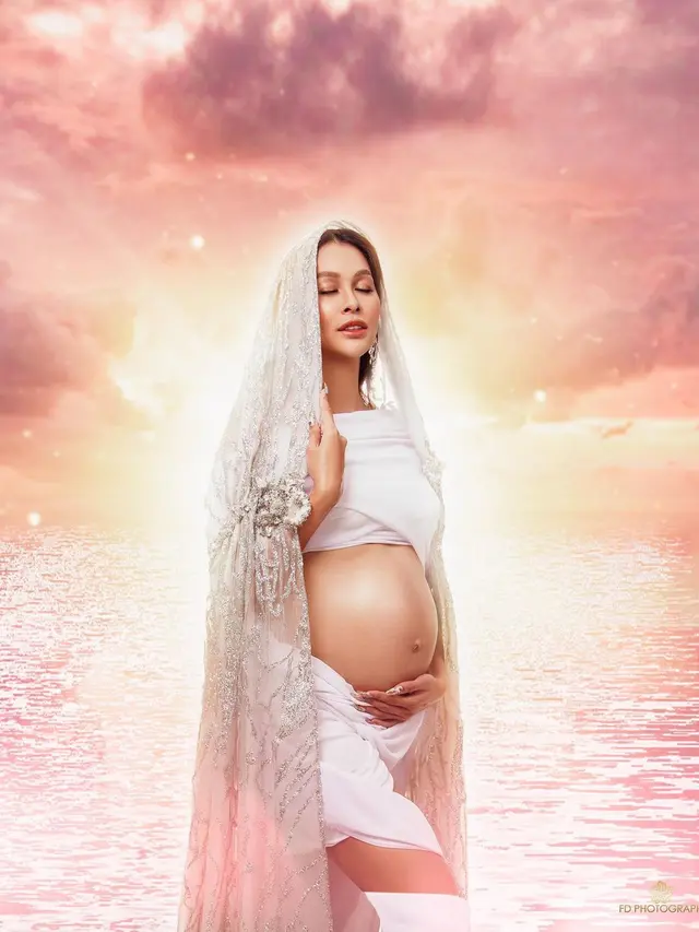 6 Potret Maternity Shoot Bunga Jelitha di Kehamilan Kedua, Menawan