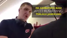Berita video atlet Rusia bernama Alexander Kimerov diusir dari pesawat karena tubuhnya yang terlalu jangkung. Kimerov diusir oleh polisi.