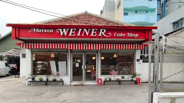 Maison Weiner Cake Shop