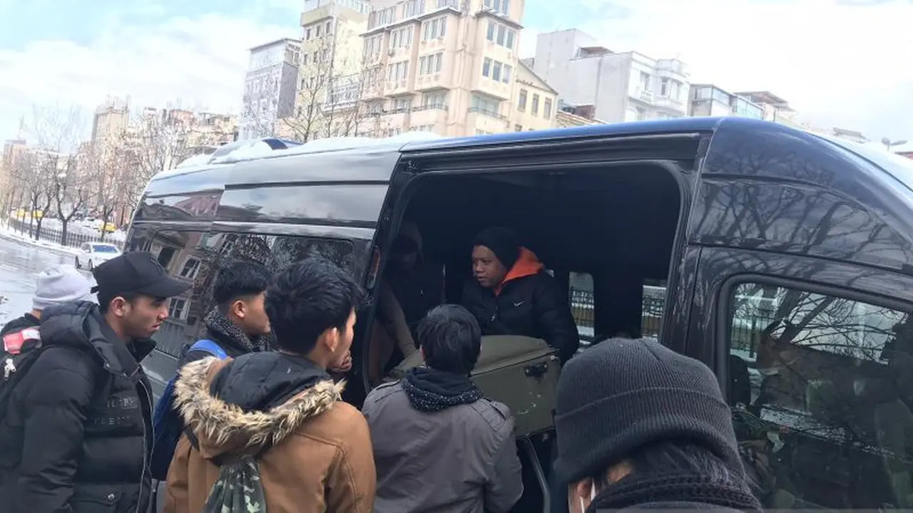 Penanganan WNI korban penipuan asal Bali oleh perwakilan RI di Turki. (Antara / Dokumentasi KBRI Ankara)