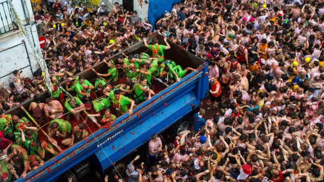 Peserta Membludak, Festival Tomat di Spanyol Kini Berbayar