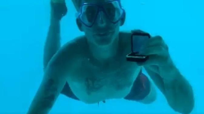 Seorang pria Amerika Serikat tewas tenggelam saat melakukan lamaran di bawah laut. (Facebook/Kenesha Antoine)