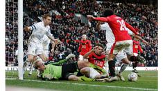 Pada 3 Januari 2010, Manchester United tersingkir di babak ketiga Piala FA setelah mengalami kekalahan 0-1 dari Leeds United. Ini adalah kali pertama di era Ferguson, MU mesti tersingkir di PIala FA pada babak ketiga.