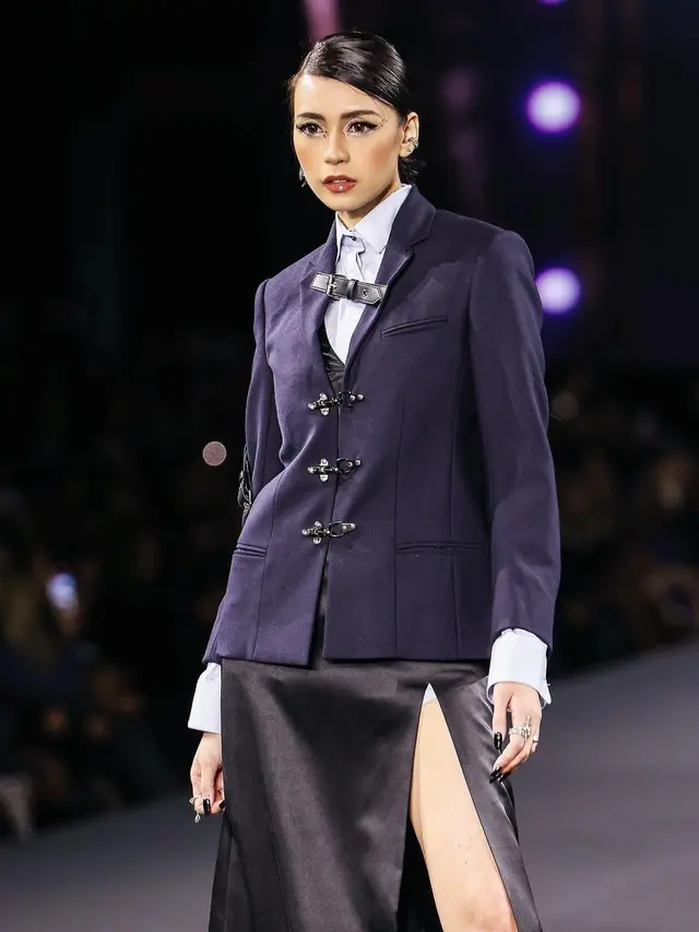 8 Potret Tamara Dai, Wakil Indonesia di Paris Fashion Week 2023 Bersama Ariel Tatum