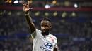 3. Moussa Dembele (Olympique Lyon) - Pria berusia 23 tahun ini telah membuktikan kualitas nya bersama Olympique Lyon. Kepiawaianya dalam membobol gawang lawan bisa menjadi solusi lini depan MU yang tumpul. (AFP/Philippe Desmazes)