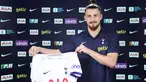 Bursa transfer pemain musim dingin 2023/2024 telah dibuka selama dua minggu sejak 1 Januari 2024. Pada minggu kedua dalam rentang 8 hingga 14 Januari 2024 telah terjadi beberapa kesepakatan transfer yang melibatkan klub-klub Benua Amerika dan Eropa. Berikut ini daftar 5 transfer termahal yang terjadi pada pekan kedua bursa transfer pemain musim dingin 2023/2024. (tottenhamhotspur.com)