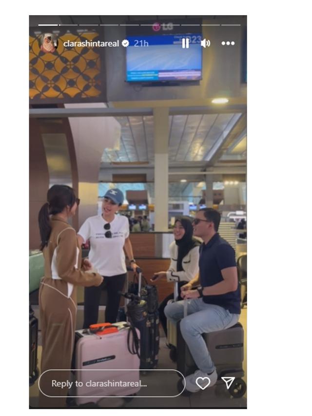 8 Momen Fuji, Nikita Mirzani dan Clara Shinta Liburan Bareng ke Paris, Curi Perhatian