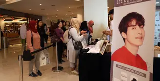 Hari yang berbahagia untuk pecinta Korea di Indonesia akhirnya tiba juga. Salah satu idola mereka, Lee Dong Wook telah hadir di Jakarta dan menyapa para penggemarnya. (Nurwahyunan/Bintang.com)