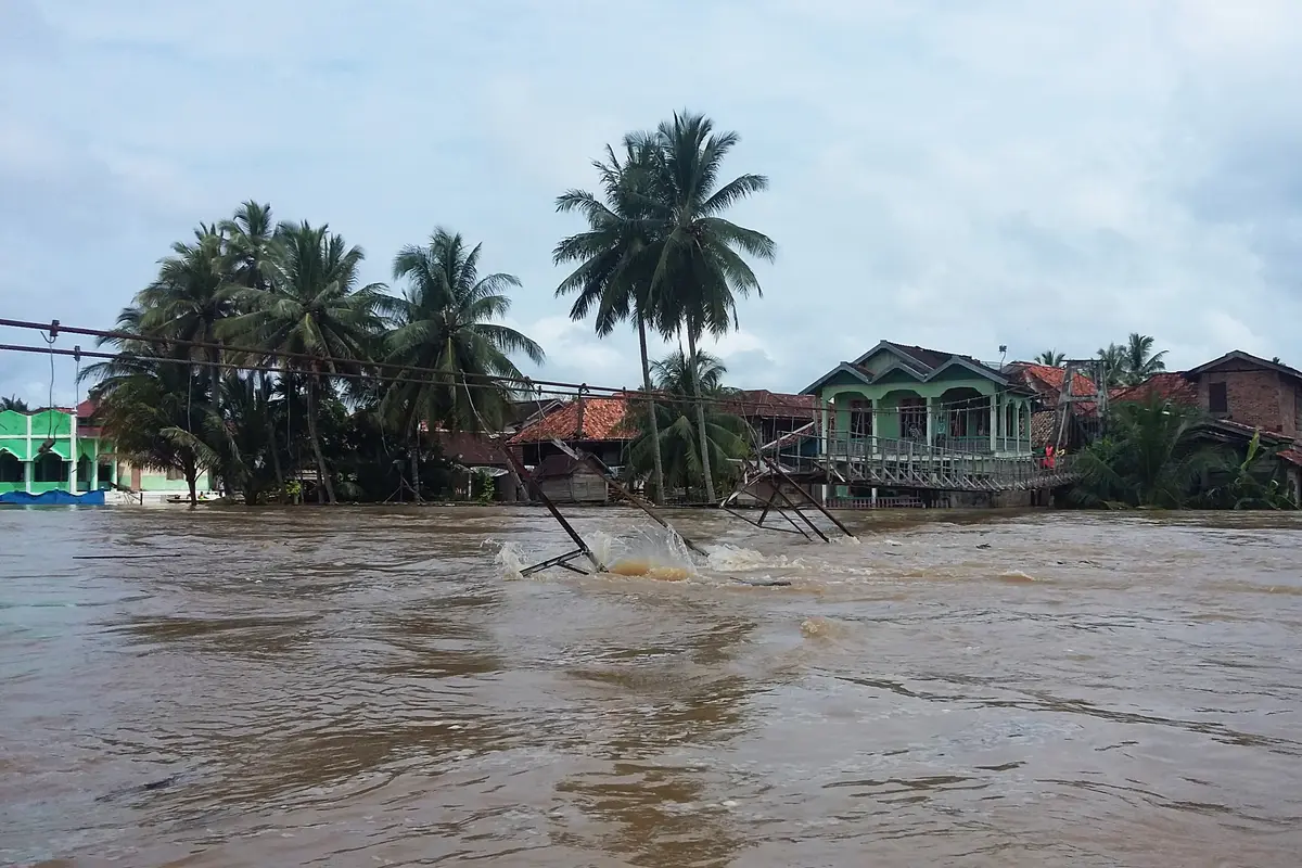 Jembatan putus