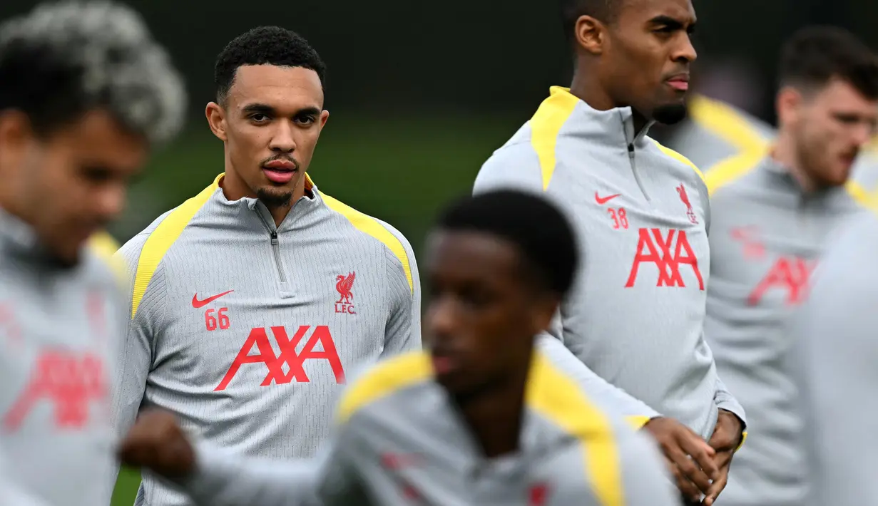 Keyakinan The Reds bisa meraih 3 poin melawan Bologna didukung dengan tren positif Liverpool di Liga Inggris 2024/2025. Saat ini, Liverpool berada di puncak klasemen dengan 15 poin dari enam pertandingan. (Paul ELLIS/AFP)