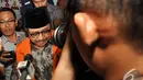  Waryono Karno hanya tertunduk dan enggan meladeni pertanyaan wartawan, Jakarta, Kamis (18/12/2014). (Liputan6.com/Miftahul Hayat)