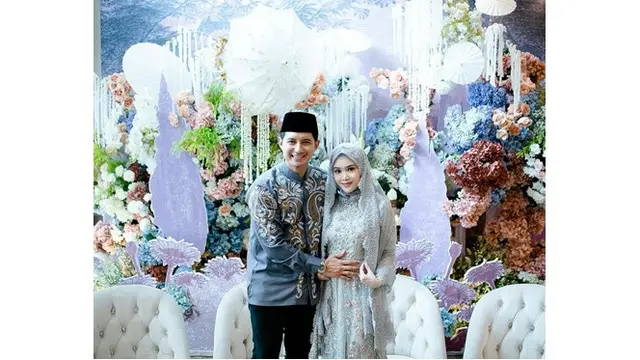 6 Potret Gender Reveal dan Tasyakuran 4 Bulan Kehamilan Istri Chand Kelvin