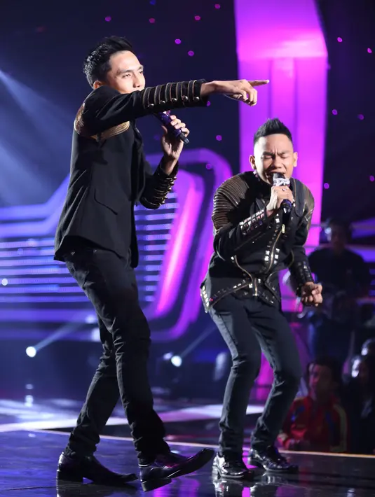 Dalam penampilan keduanya, Duo Alfin membawakan lagu Yatim Piatu. Sebelumnya, lagu pertama Duo Alvin membawakan lagu Catri. (Andy Masela/Bintang.com)