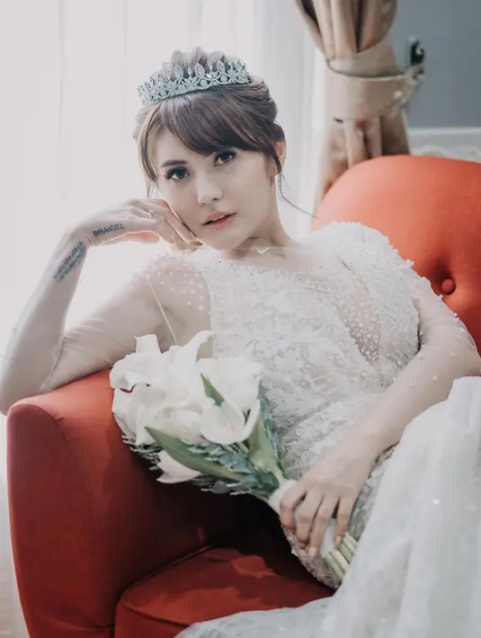 Angela Lee dan Alexander (Foto: Instagram/angelalee87)