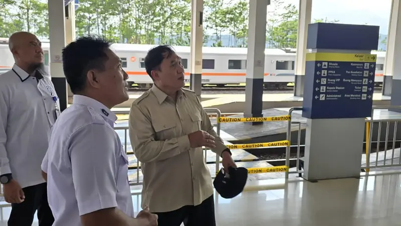 Tinjau Stasiun Ketapang, Bambang Haryo Minta Tambahan Kereta Api Malang - Banyuwangi