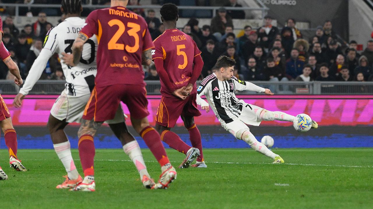 Top 3 Berita Bola: Duel Dramatis AS Roma vs Juventus di Olimpico