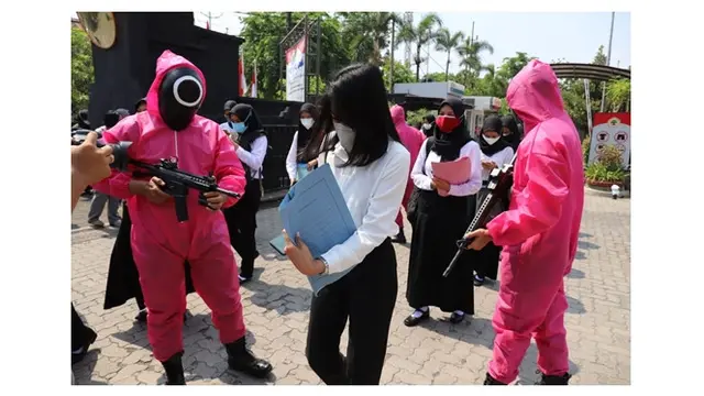 7 Potret Tes SKD CPNS Kemenkumham Jatim Ala Squid Game yang Bikin Heboh