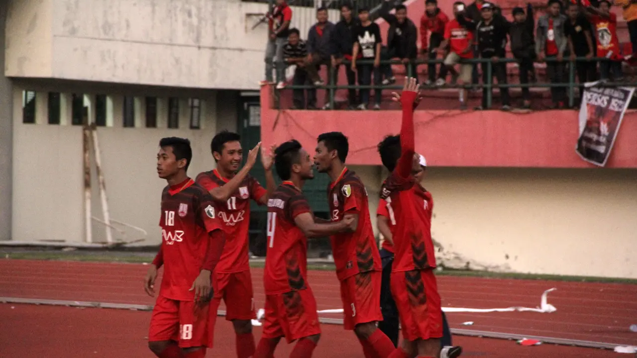 Persis Solo
