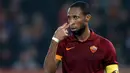 9. Seydou Keita (Mali), gelandang AS Roma ini ditaksir memiliki kekayaan senilai 131 miliar rupiah. Dirinya meraup pundi-pundi dollar selama bermain di Liga China dan juga Barcelona. (AFP/Filippo Monteforte)  