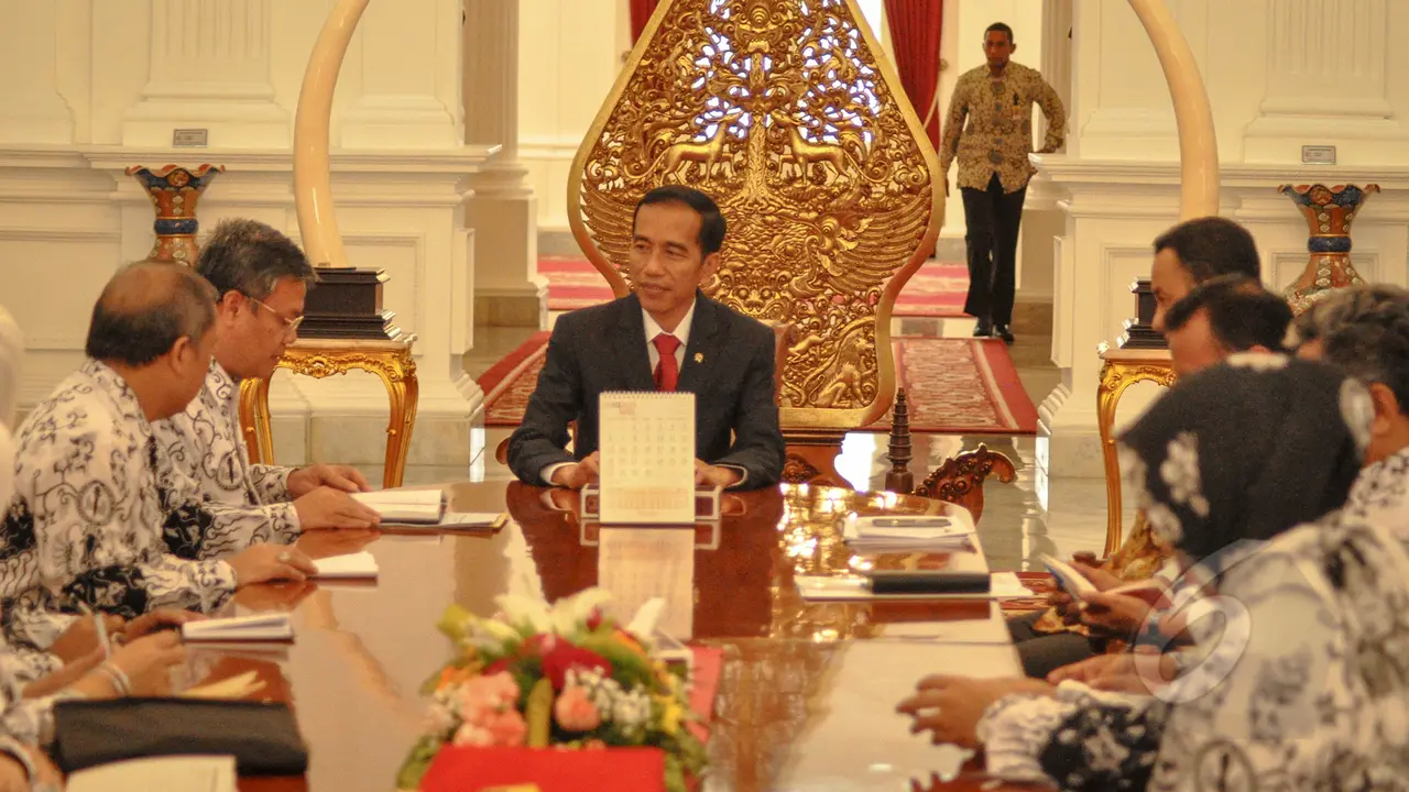 Jokowi Diserbu Para Guru