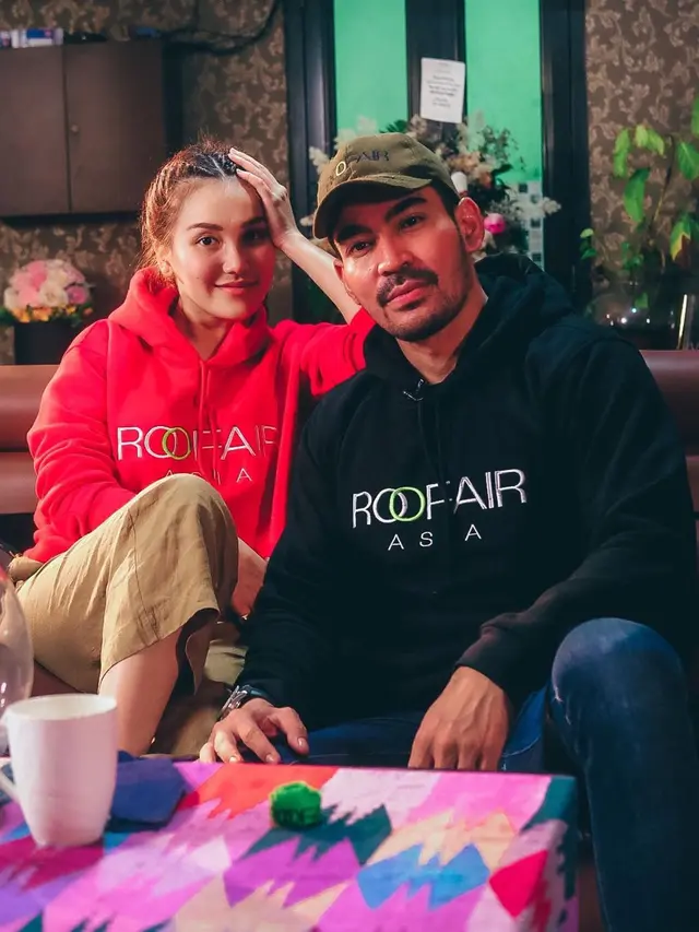 7 Potret Kebersamaan Ayu Ting Ting dan Robby Purba, Didoakan Berjodoh Oleh Netizen
