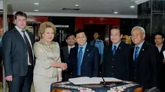 Kunjungan Dewan Federasi Rusia ke DPR RI di Gedung parlemen, Jakarta, Selasa (11/11/2014) (Liputan6.com/Andrian M Tunay)