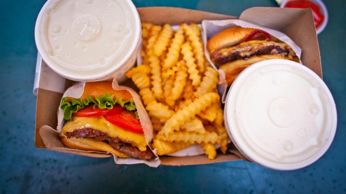 Kenapa Makan Junk Food Bikin Nagih Padahal Bikin Sakit? Ini Penjelasannya