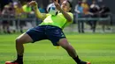 Aksi Zlatan Ibrahimovic saat sesi latihan Timnas Swedia jelang Euro 2016 di Bastad, Swedia, (1/6/2016). (AFP/Jonathan Nackstrand)