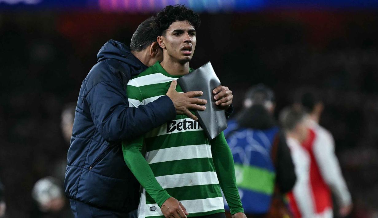 Bermain imbang tanpa gol tersebut cukup membawa The Gunners lolos berkat keunggulan agregat 1-0. Tampak dalam foto, ekspresi gelandang Sporting CP asal Portugal, Joao Simoes setelah pertandingan leg kedua perempat final Liga Champions 2025/2026 melawan Arsenal di Stadion Emirates, London Utara pada Rabu 15 April 2026 waktu setempat atau Kamis (16/4/2026) dini hari WIB. (Ben STANSALL/AFP)