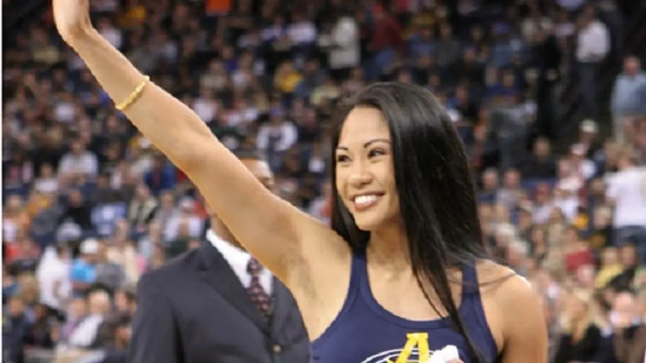 Ana Julaton, Wanita Cantik Nan Tangguh Berdarah Filipina