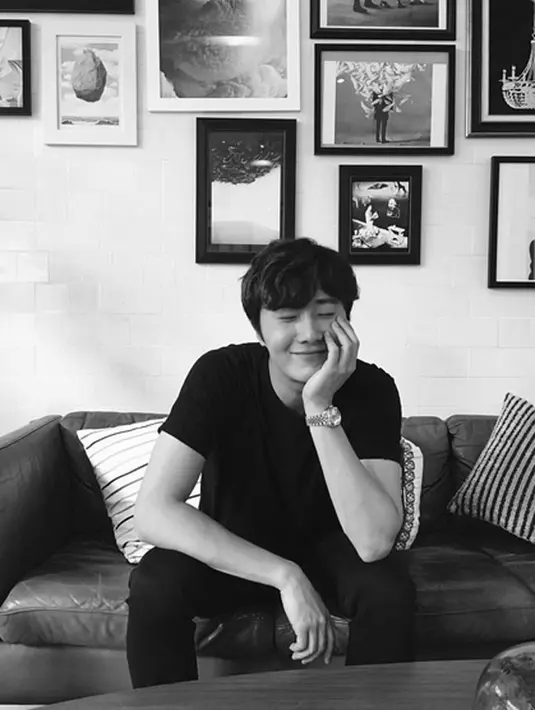 Sebelum wamil, Jung Il Woo mengikuti Latihan Dasar, namun setelah itu ia sakit yang cukup serius sehingga saat bertugas tak bisa bergabung di kepolisian atau tentara. Namun ia tetap akan ditempatkan di pelayanan publik. (Instagram/jilwww)