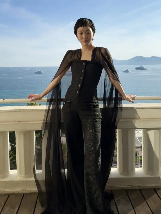 Pesona Kim Go Eun Aktris Korea yang Hadir di Film Cannes 2025.