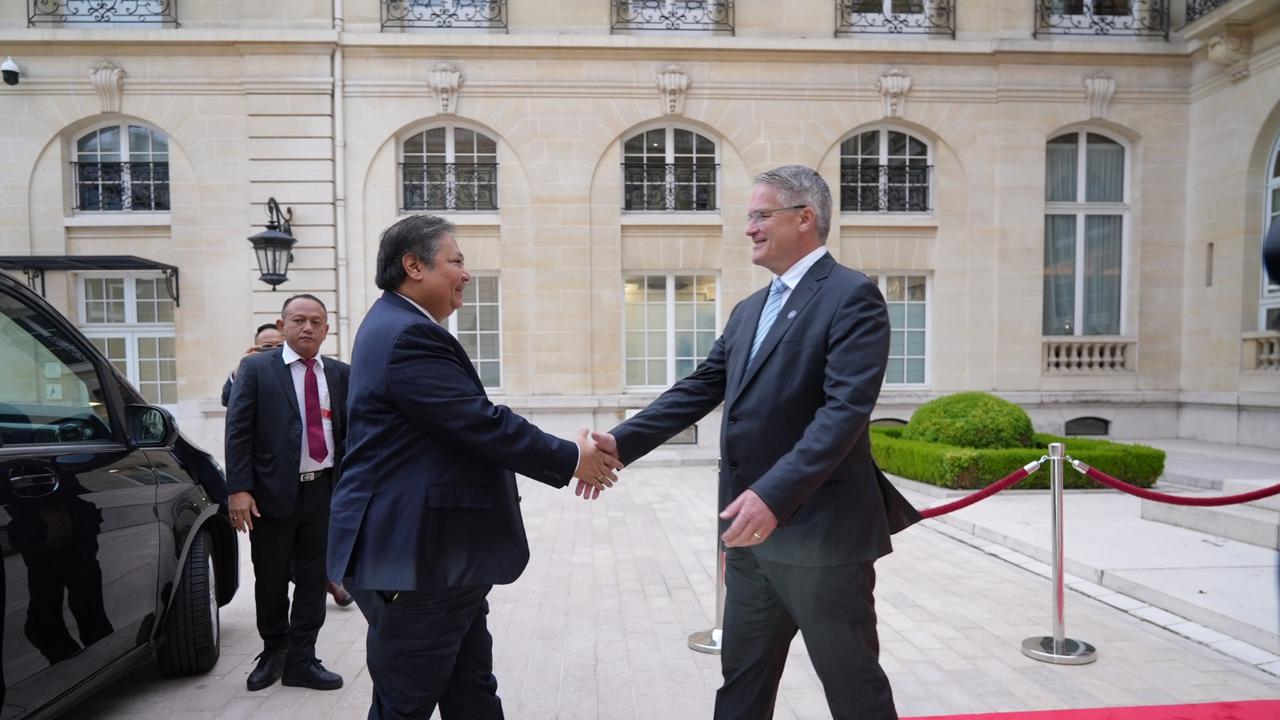 Menteri Koordinator Bidang Perekonomian Airlangga Hartarto tengah berada di Paris, Prancis. Kunjungan ke Paris ini untuk mengikuti Pertemuan Tingkat Menteri Organisation for Economic Co-operation and Development (PTM OECD). (Dok Kemenko Perekonomian)