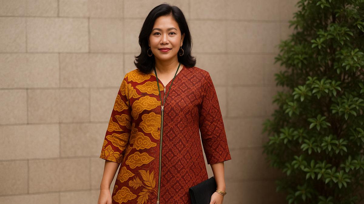 7 Inspirasi Model Tunik Batik Resleting Depan Terbaru, Cocok untuk Acara Formal hingga Kasual