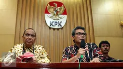 Ketua Plt Pimpinan KPK, Johan Budi saat konfrensi pers di Gedung KPK, Jakarta, Jumat (21/8/2015). KPK menetapkann ketua dan tiga wakil ketua DPRD Kabupaten Musi Banyuasin sebagai tersangka kasus suap pembahasan Rancangan APBD. (Liputan6.com/Yoppy Renato)