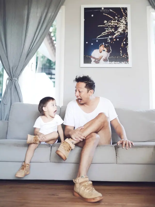 [Bintang] Bikin Ngakak, Ini 8 Foto Ringgo Agus Rahman yang Lucu Parah