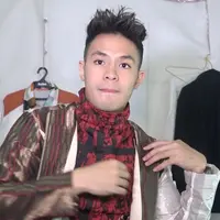 Fero Walandouw sangat memperhatikan penampilannya.