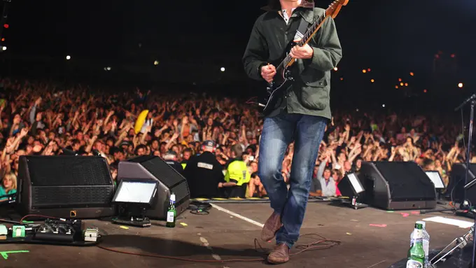 [Bintang] Editor Says: Nge-gigs, Salah Satu Cara Agar Tetap Waras