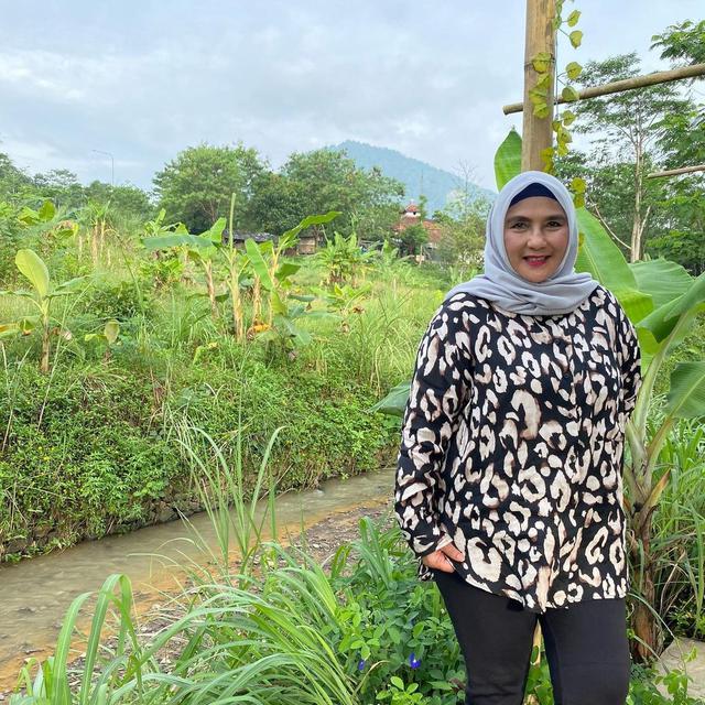 Kini Aktif Bikin Vlog, Ini 6 Potret Yati Octavia yang Awet Muda di Usia 66 Tahun