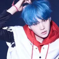 Suga BTS termasuk idol Korea Selatan yang jago dalam hal rap. Ia juga punya wajah dan penampilan yang kece, wajar jika ia dikagumi oleh banyak wanita. (Foto: Soompi.com)