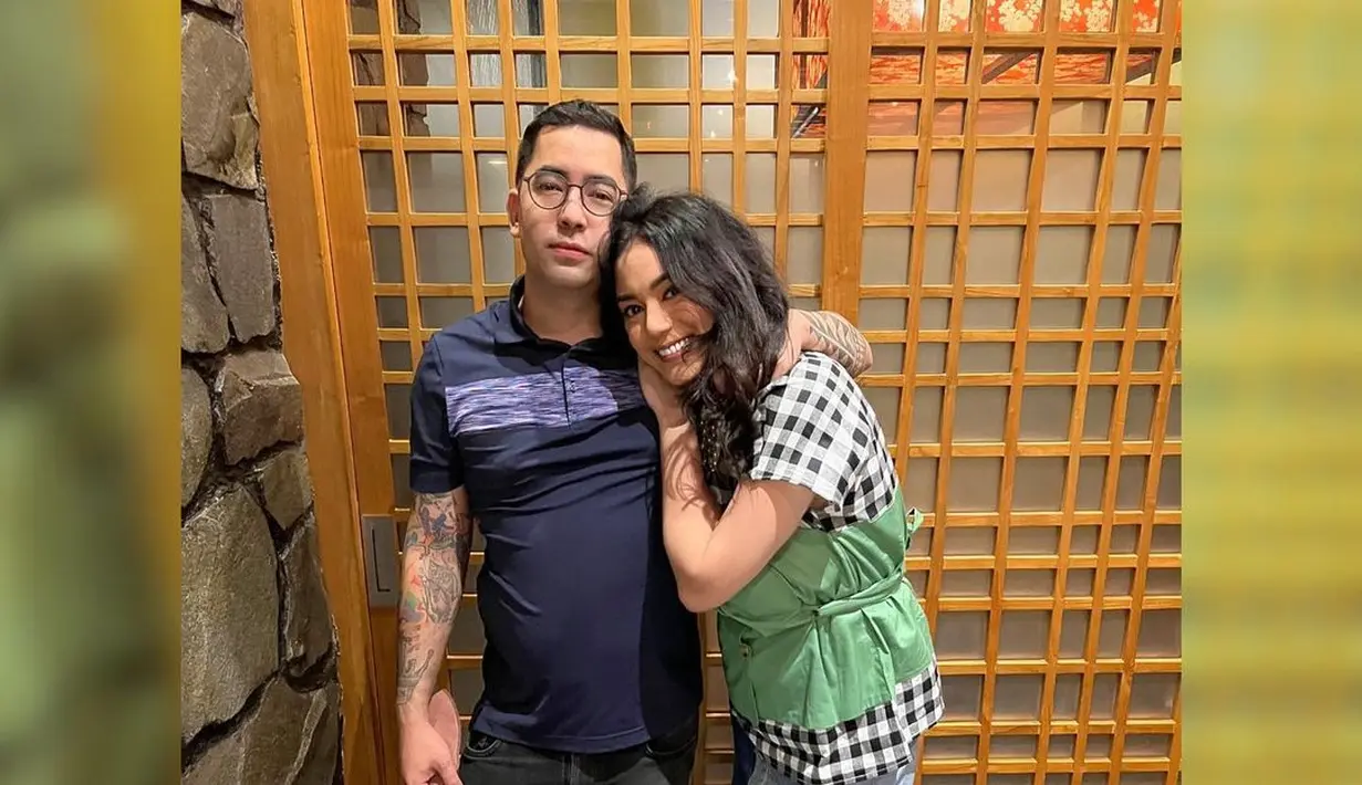 Selain semakin langsing, tubuh ibu dari Rafello Dimitri Rizky ini juga dipuji makin tirus. Penampilannya sukses bikin pangling. Tak sedikit netizen yang penasaran dengan rahasia diet pemain film “Kawin Kontrak Lagi” itu. (Sumber: Instagram/IG/@thalitalatief).