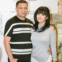 "Jaman benar2 edan, dulu semaca kecil aku pakai baju/celana robek ngak keluar rumah krn malu." Tulis raullemos06 pada Selasa (27/9). (Instagram/raullemos06)